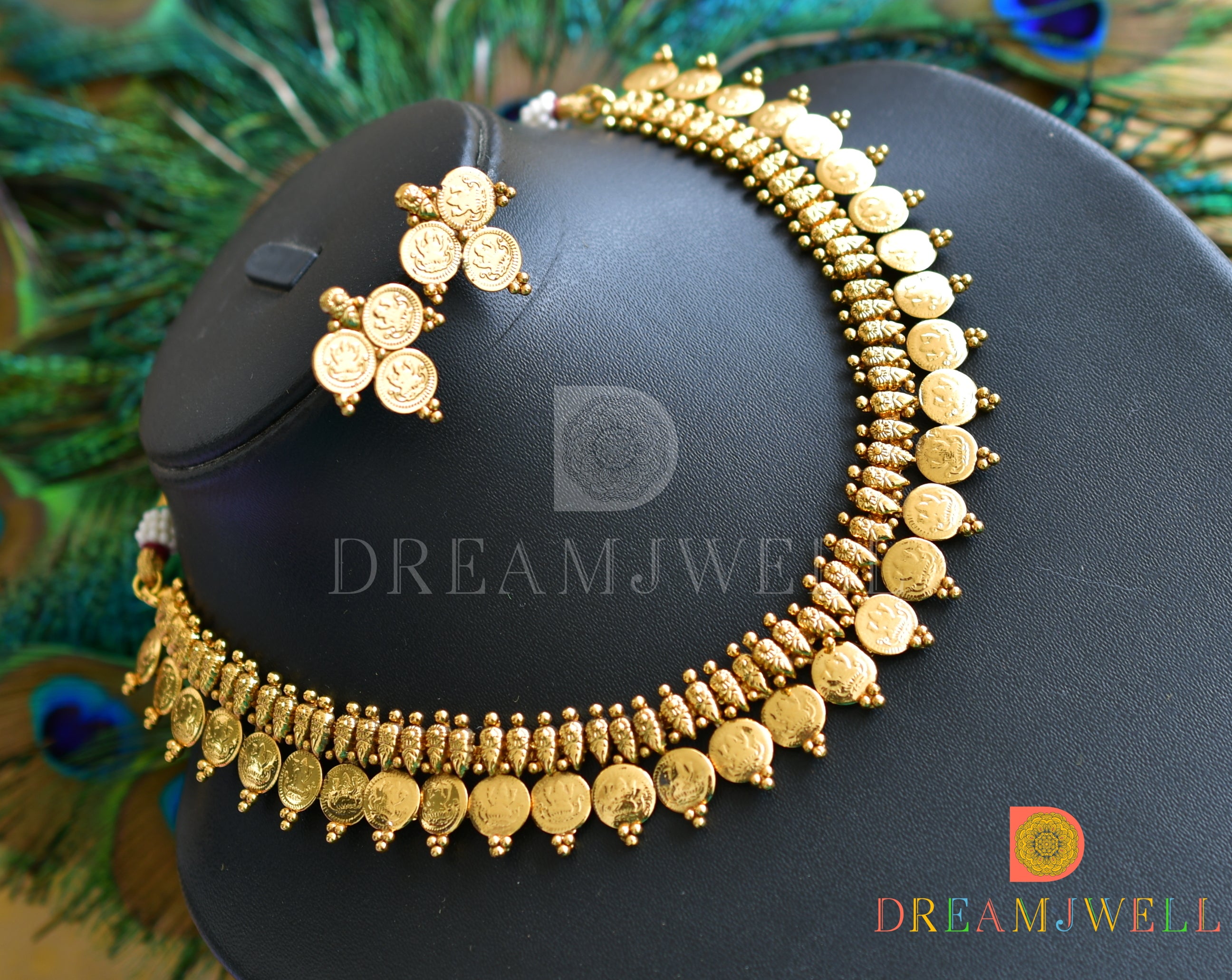 Gold tone Lakshmi coin blue stone chain Lakshmi coin pendant set dj – dreamjwell