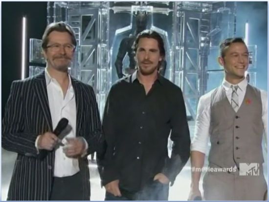 Christian Bale gets emotional over Heath Ledger at MTV Movie Awards - CBS News