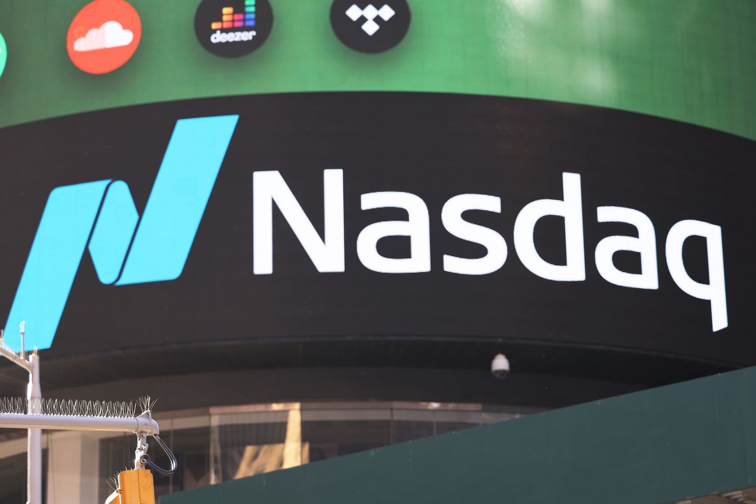 Markets News, Feb. 28, Nasdaq Slides; Bitcoin Briefly Tops $63K