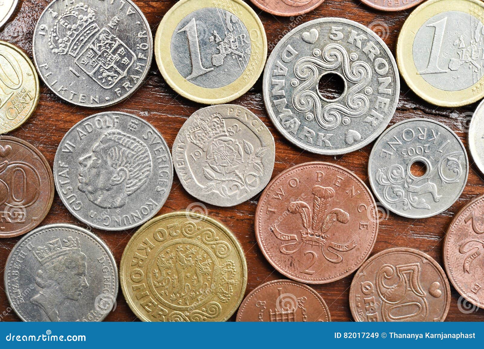 Experts Explain How To Assess Whether Your Old Coins or Bills Are Actually of Value