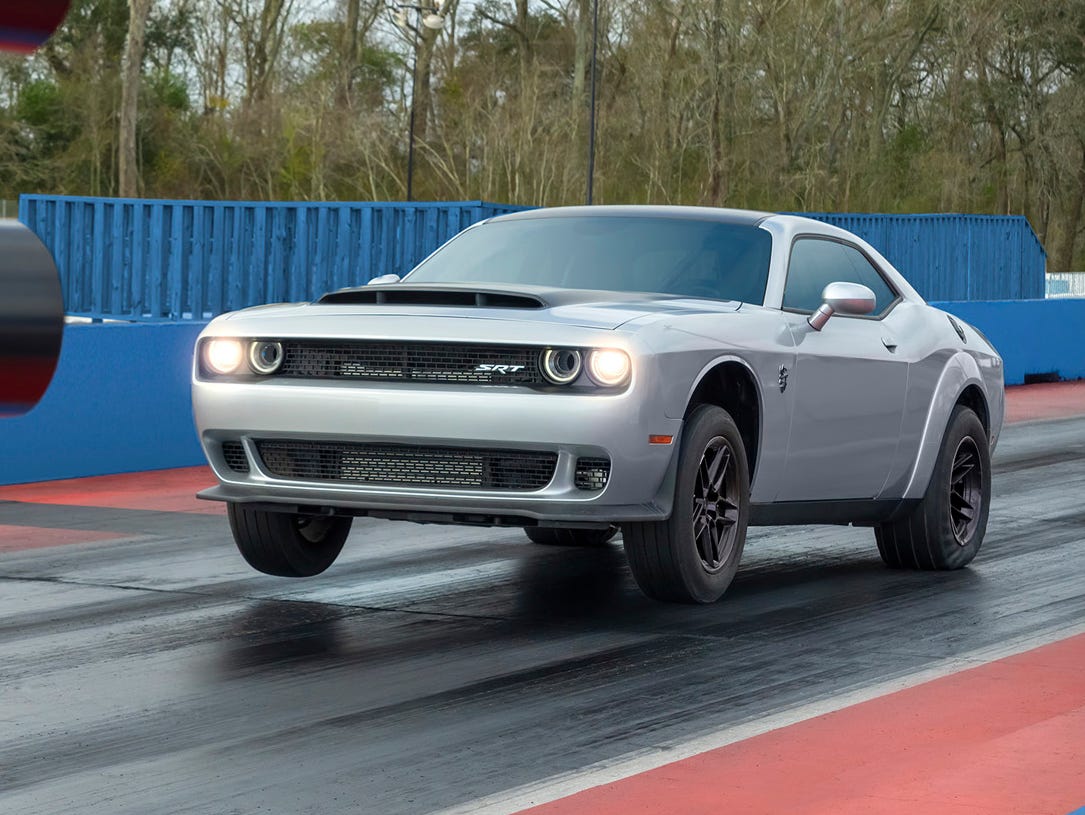 Dodge Challenger SRT Hellcat Review, Pricing, and Specs