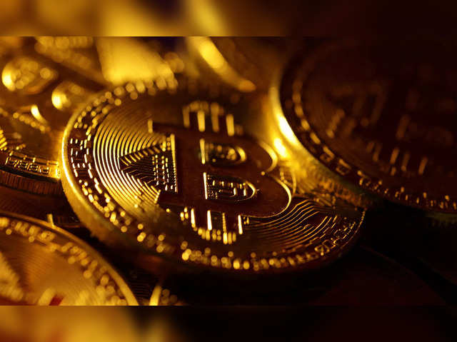 Benefits and Risks of Trading Forex With Bitcoin