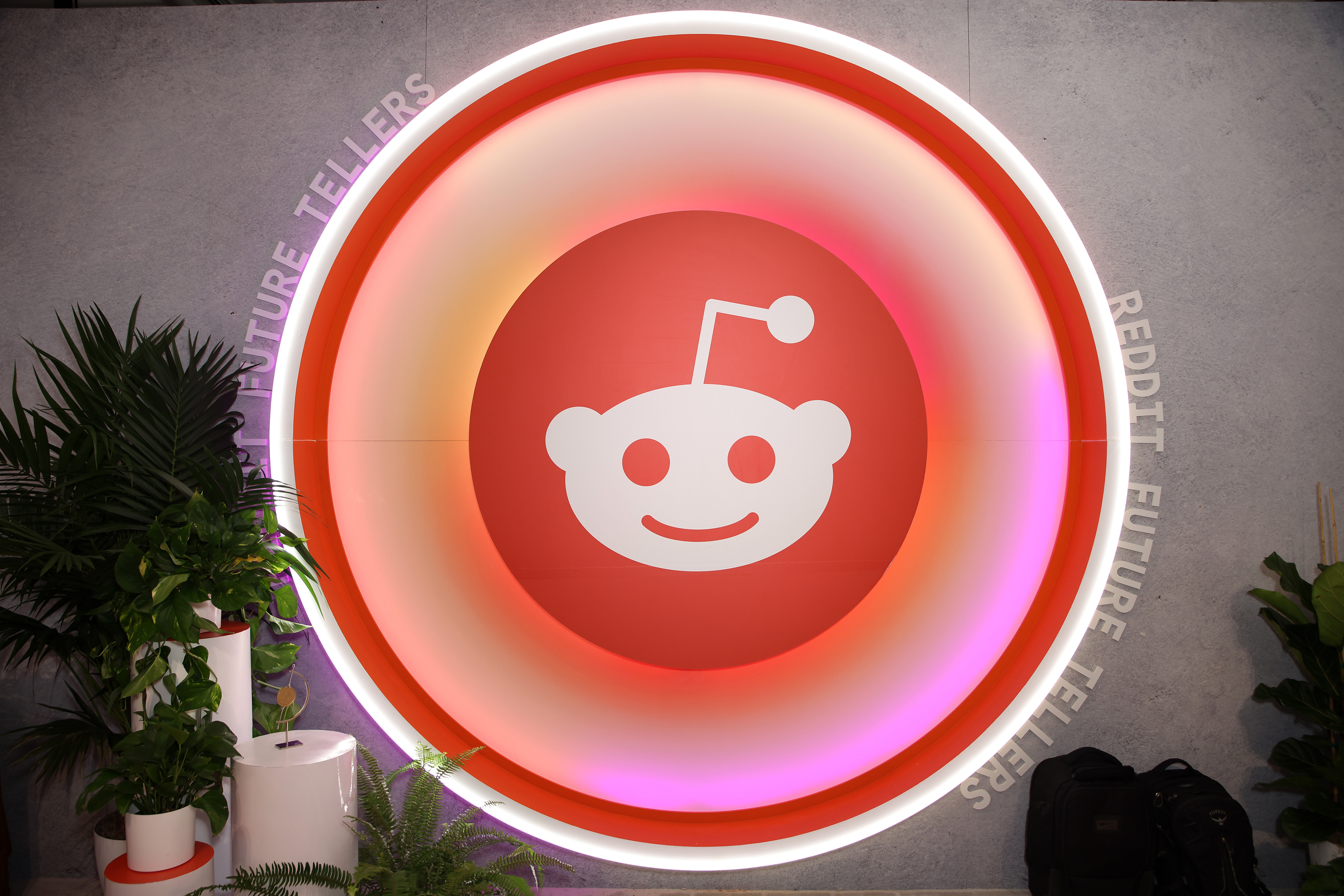 Reddit Discloses Investments In Crypto - Forbes India