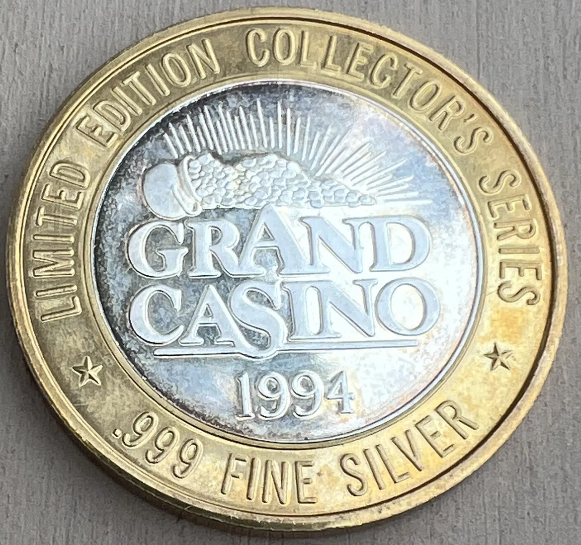 Grand Casino Collector Coin (Wolf Pups) - United States – Numista