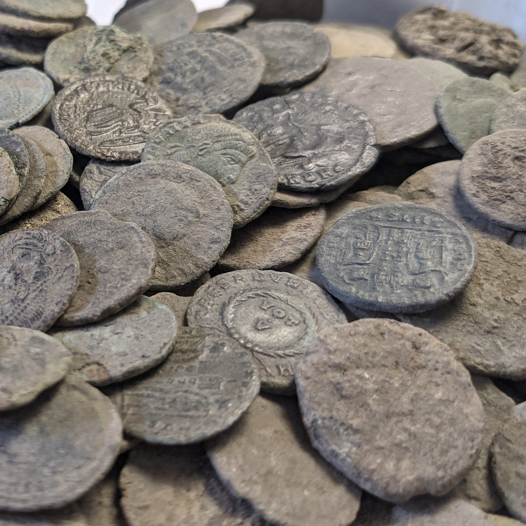 10 Genuine HIGH QUALITY UNCLEANED ROMAN COINS. Silver coin Included! F