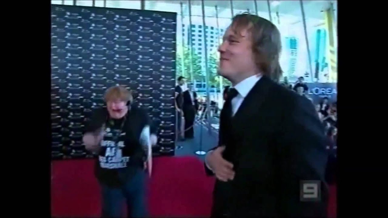 Heath Ledger kisses a fan - 9GAG