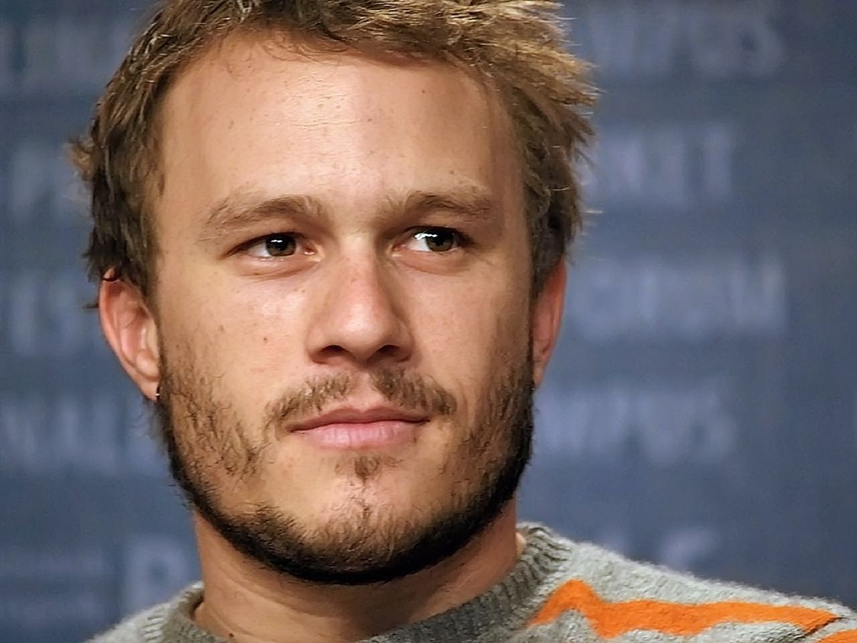 25 Details About Heath Ledger’s Joker That Fans Choose To Ignore