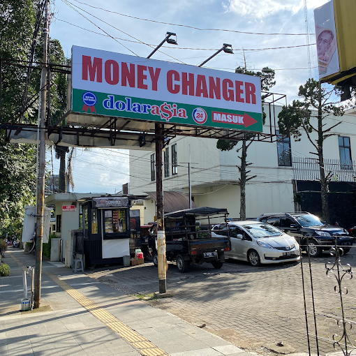 2, Money Changers Images, Stock Photos, 3D objects, & Vectors | Shutterstock